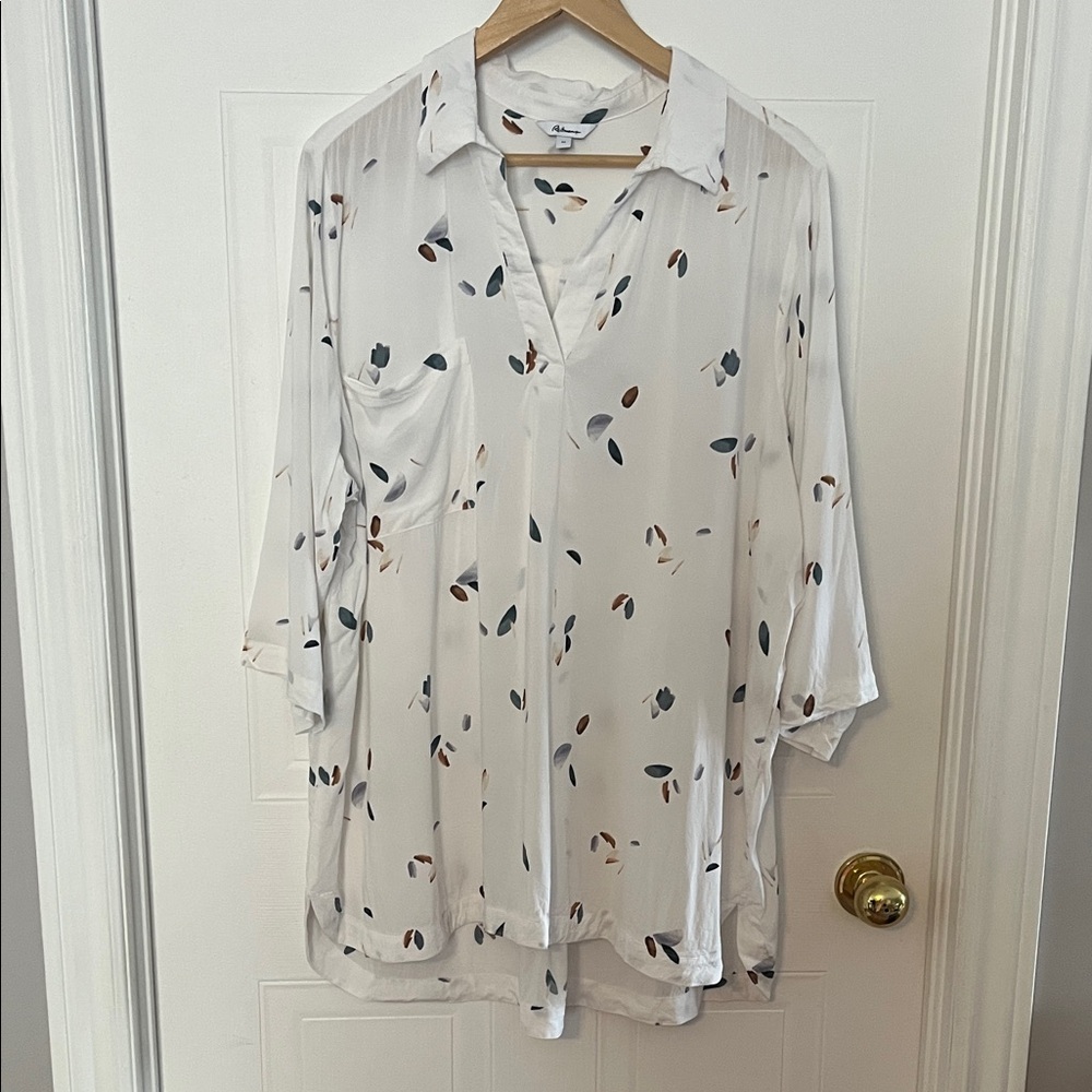 # 133 Reitmans Cream Blouse with Leaf Pattern